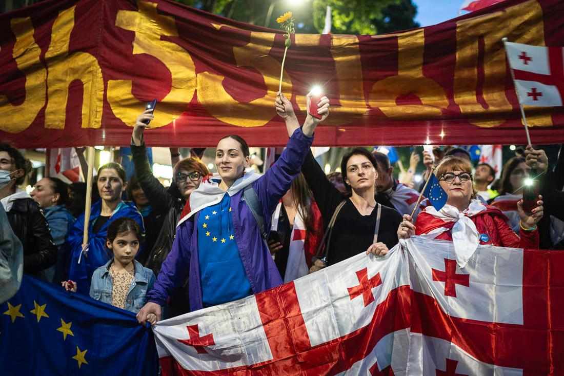 The Slow Travel Podcast  – Echoes #2 : Georgian Youth Rising